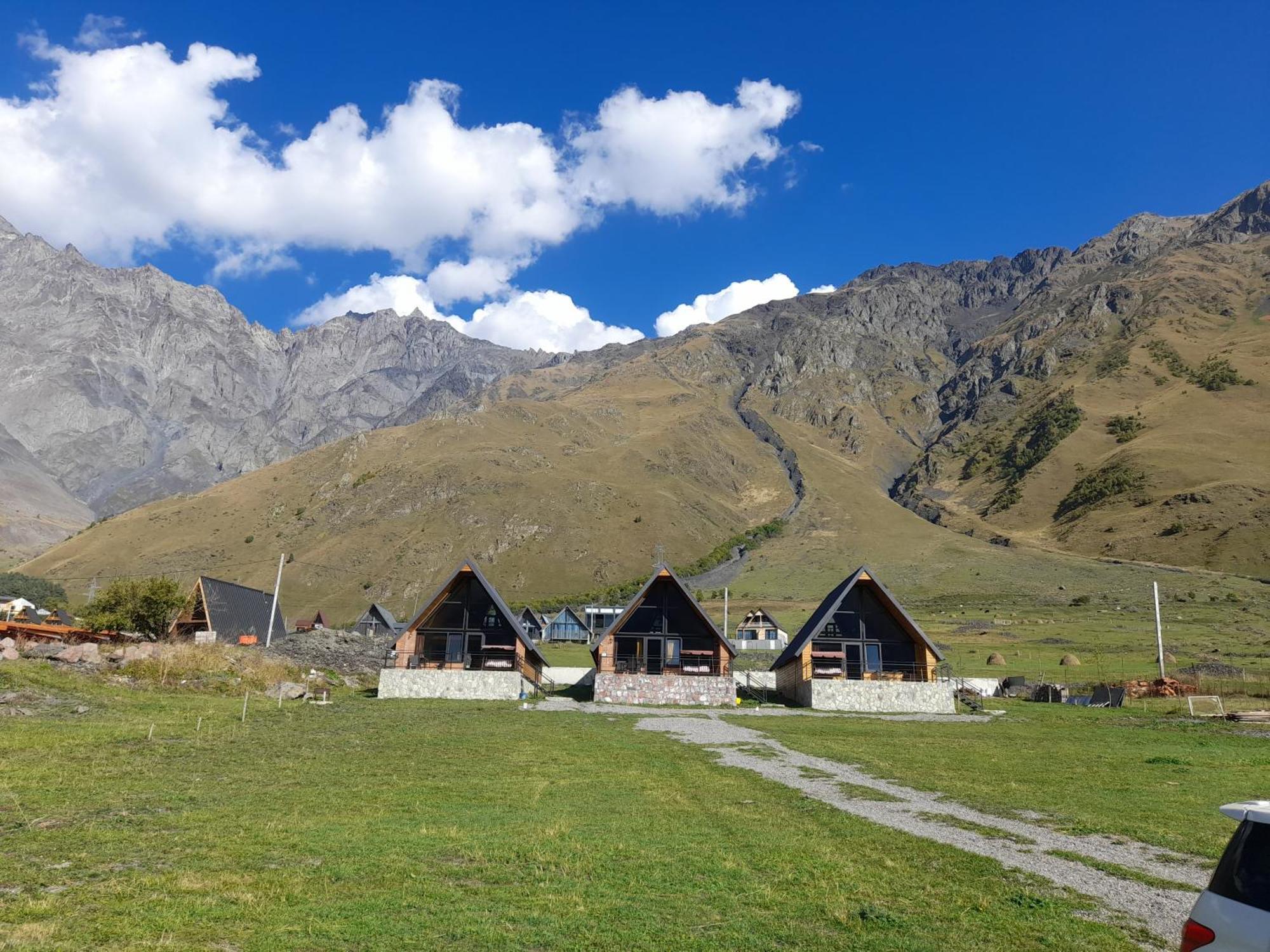 Kera Cottages Kazbegi Exterior photo