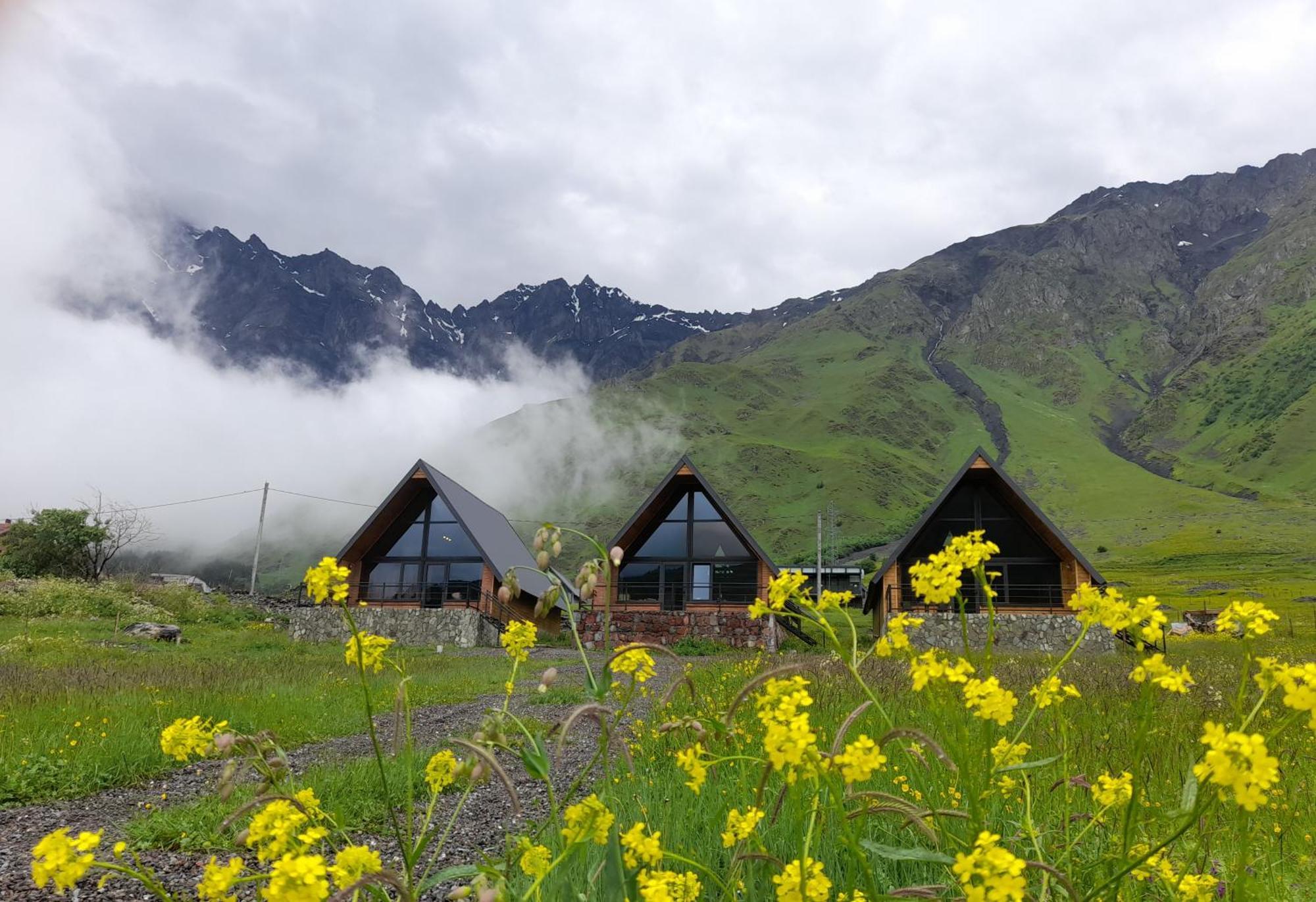Kera Cottages Kazbegi Exterior photo